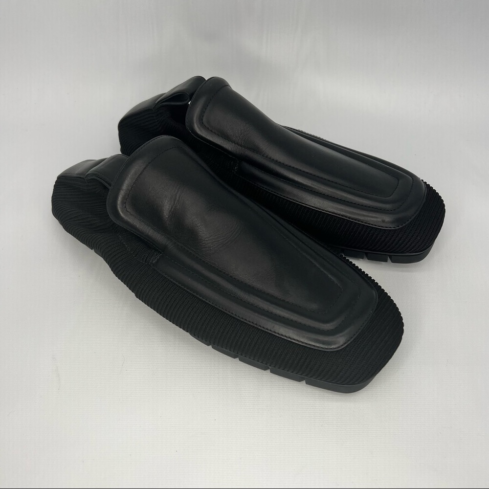 BOTTEGA VENETA
Plank Leather And Stretch-knit Loafers In Black